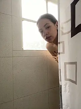 hannahb-e online show from March 8, 1:04 pm