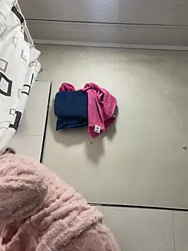 hannahb-e online show from June 30, 12:59 pm