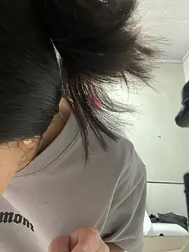 hannahb-e online show from June 27, 1:17 pm