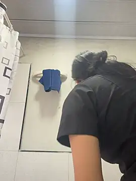 hannahb-e online show from February 28, 9:14 pm