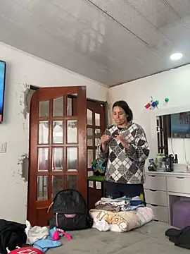 hannahb-e online show from June 9, 2:38 pm