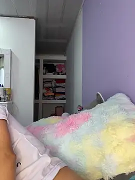 hannahb-e online show from February 10, 10:02 pm