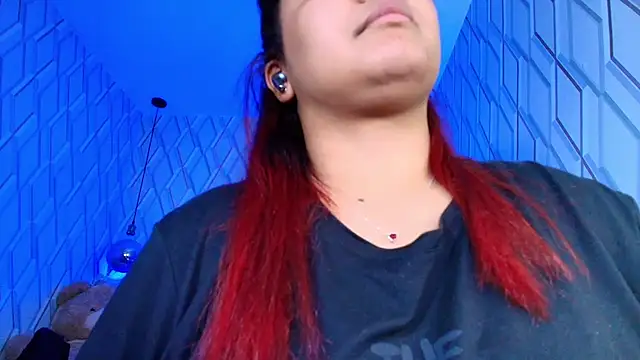 NicolleTaylor online show from December 3, 3:42 am