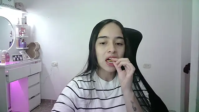 aineangeel online show from April 18, 1:30 am