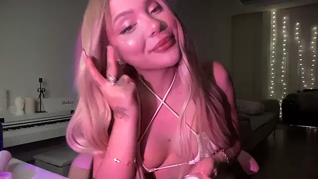 petitebeauty online show from August 4, 9:43 pm