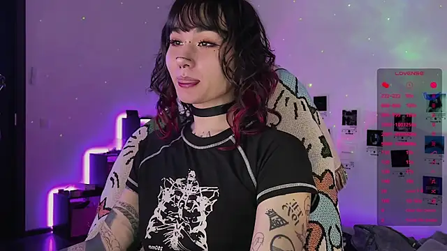 deadlysweet online show from October 8, 1:10 am