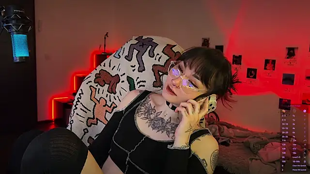 deadlysweet online show from January 7, 4:27 am