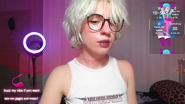 Snapshot of _Moonlight_t chatting on October 10, 6:46 pm Moonlight t online show from October 10, 6:46 pm