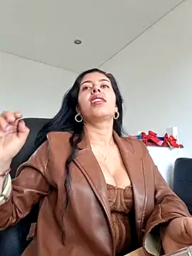 Emily Wane online show from July 13, 6:30 pm