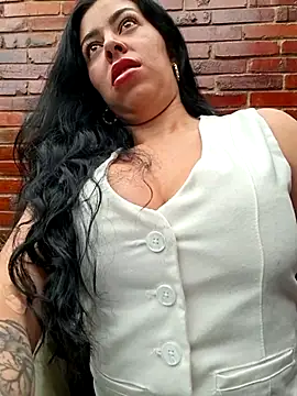 Emily Wane online show from July 14, 7:51 pm