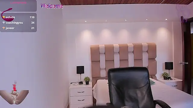 victoria mooree online show from July 26, 4:59 pm