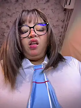 CharlotteMillers online show from June 25, 11:34 am