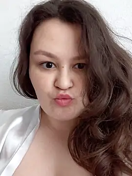 BlackCurly online show from June 7, 11:39 am