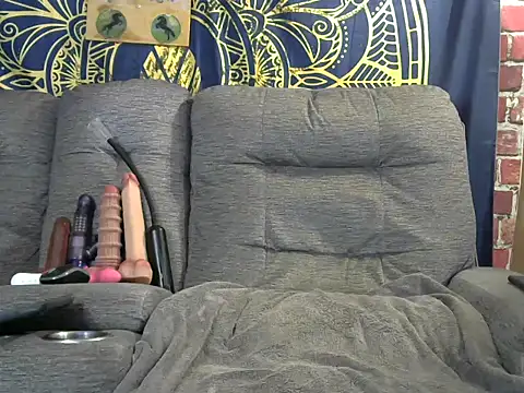 lovely lola1111 online show from July 3, 2:06 am