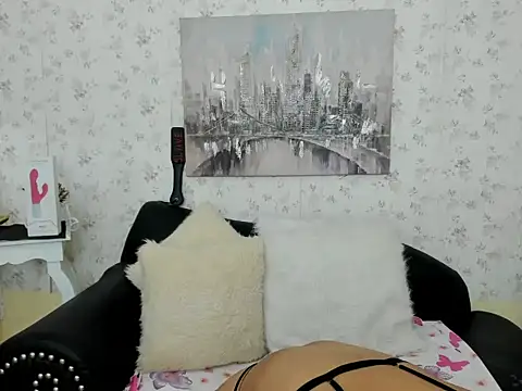 milf bigass  online show from February 16, 12:38 pm