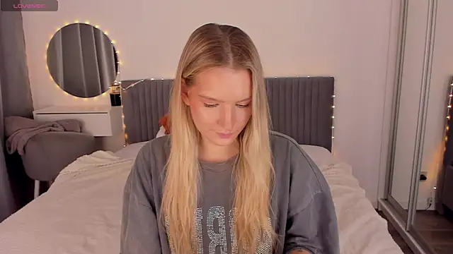 CassieRayss online show from May 4, 12:20 pm