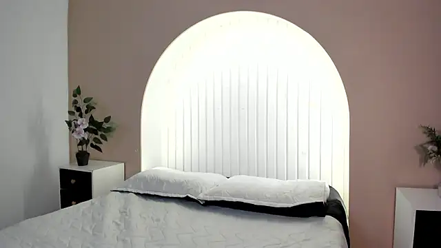 martina duque  online show from March 10, 6:34 pm