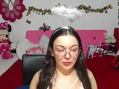 Snapshot of Angela_18honey chatting on October 11, 3:22 am Angela 18honey online show from October 11, 3:22 am