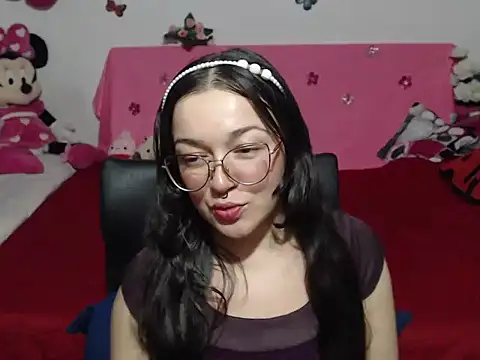 Snapshot of Angela_18honey chatting on September 29, 1:22 am Angela 18honey online show from September 29, 1:22 am