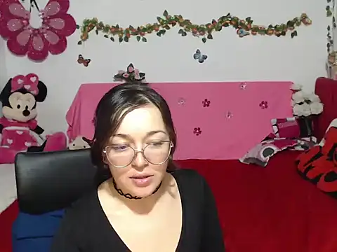 Snapshot of Angela_18honey chatting on September 25, 1:37 am Angela 18honey online show from September 25, 1:37 am