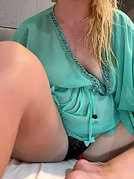 EmmaInLove23 online show from January 9, 8:52 am