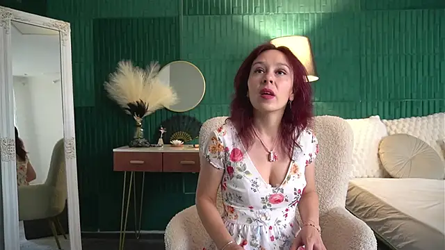 HaileyMoonn online show from June 28, 3:02 am