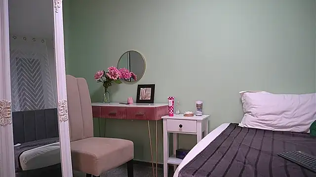 Snapshot of HaileyMoonn chatting on September 12, 4:02 am HaileyMoonn online show from September 12, 4:02 am