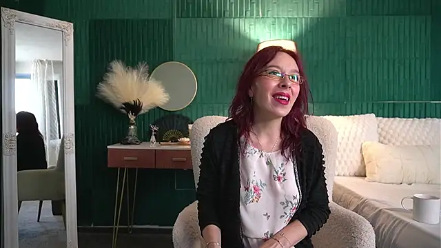 HaileyMoonn online show from August 3, 3:21 am