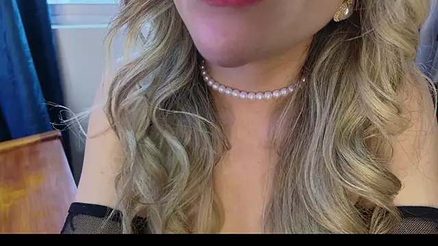 Ammy Castro online show from February 11, 10:11 pm