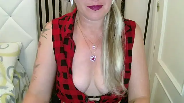 xxNoeliaxx online show from April 28, 6:50 am