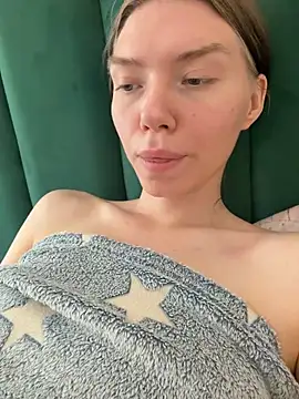 Lisaaa Alisa online show from June 18, 7:43 am