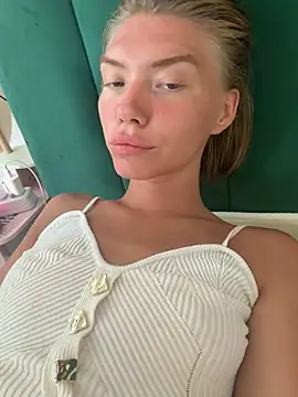 Lisaaa Alisa online show from August 1, 8:49 am