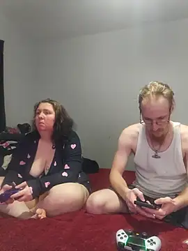 ShowNTellLovers online show from December 18, 4:50 am