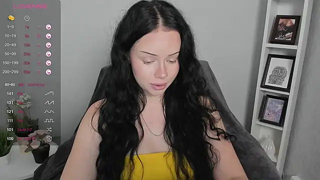 Lori  Hell online show from June 12, 3:25 am