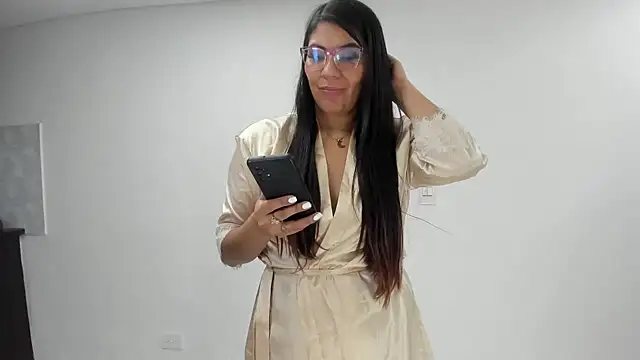 Luna Dumont online show from August 2, 12:52 pm