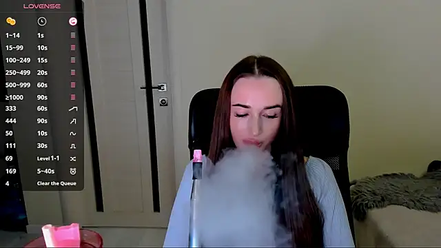 Kimmberr online show from December 18, 2:49 am