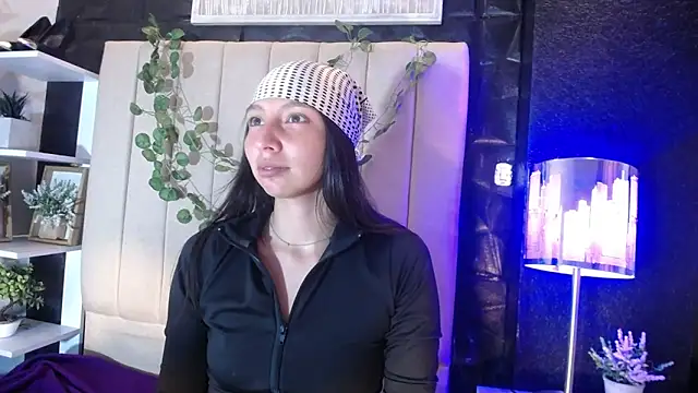 Snapshot of kendall_saenz chatting on September 19, 7:24 pm kendall saenz online show from September 19, 7:24 pm