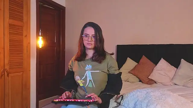 kassandra james online show from July 22, 1:34 pm