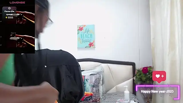 Sara Marks online show from December 15, 11:04 am