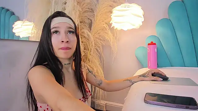 EriKlein online show from November 18, 9:16 pm