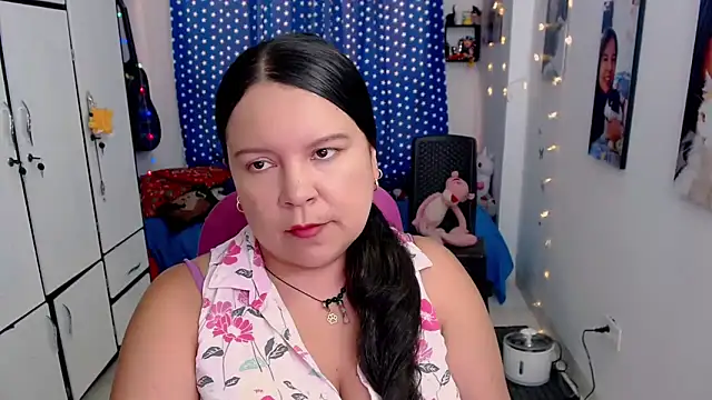 claryssa  online show from November 9, 9:44 pm