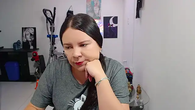 claryssa  online show from June 5, 7:53 pm