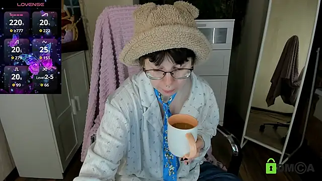 Melissa Wells online show from October 3, 9:31 pm