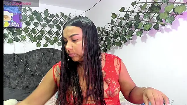 PaulinaSwan online show from November 22, 2:31 pm