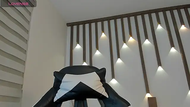 megan cooper28 online show from December 19, 2:05 am