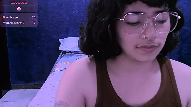 NinaYellow online show from January 15, 5:30 pm