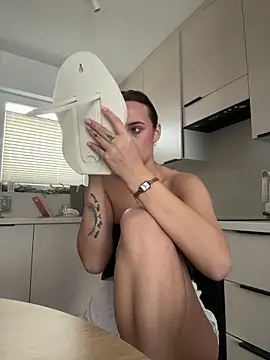 Hii Lolla online show from December 21, 9:13 am