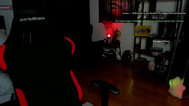 Lisaonthemoon online show from February 1, 4:50 pm