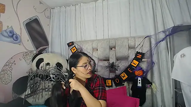 KEYRA-MILLER- online show from November 1, 2:37 am