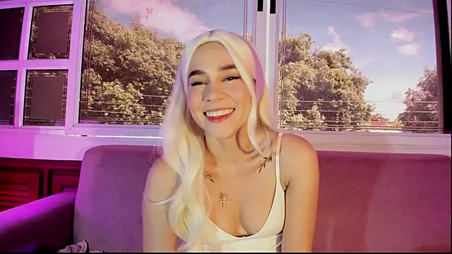 Lezy  online show from September 8, 7:35 pm